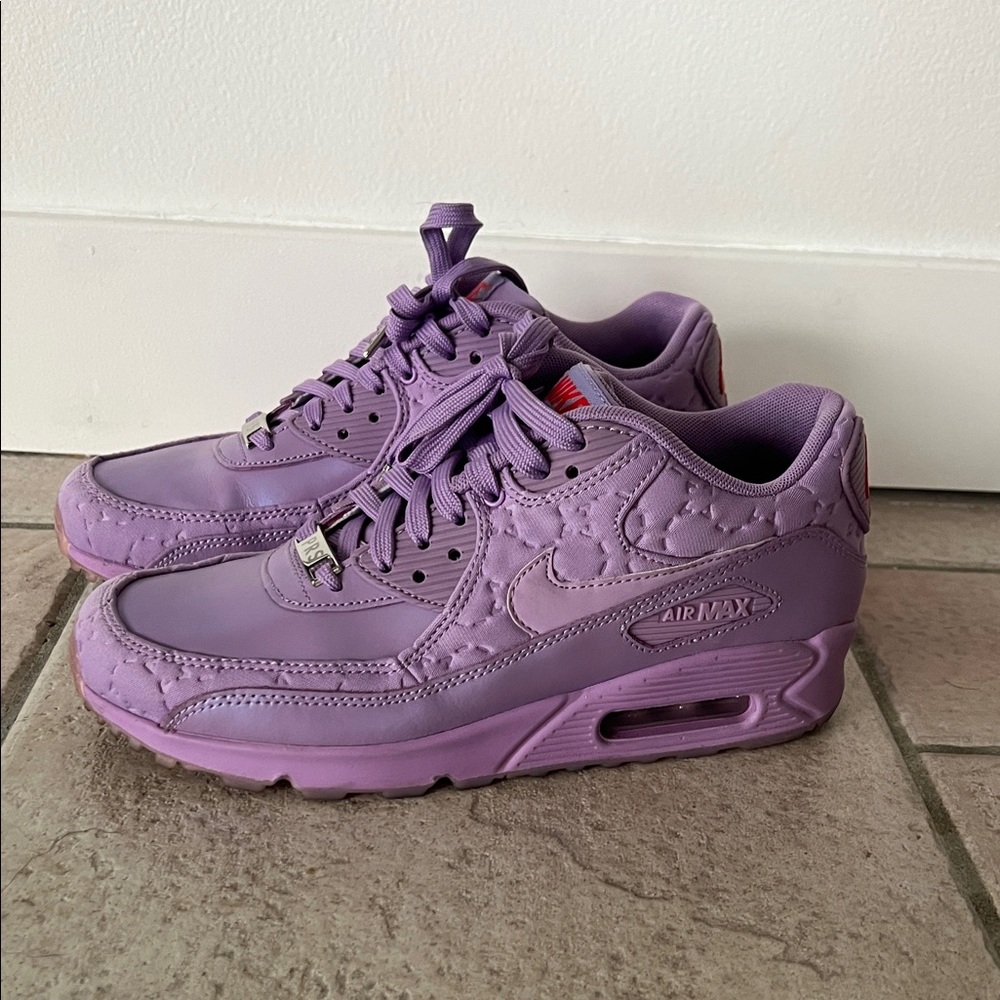 Nike Women's Air Max 90 'Macaroon' in the lavender colorway